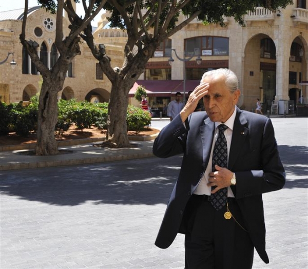 عمر أكبر السياسيين في لبنان